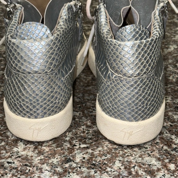 GIUSEPPE ZANOTTI Dual-Zip Textured Leather Sneakers - Picture 12 of 13